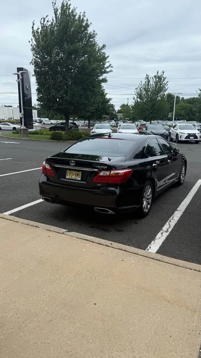 2012 Lexus LS 4th Gen - Image 9 of 13