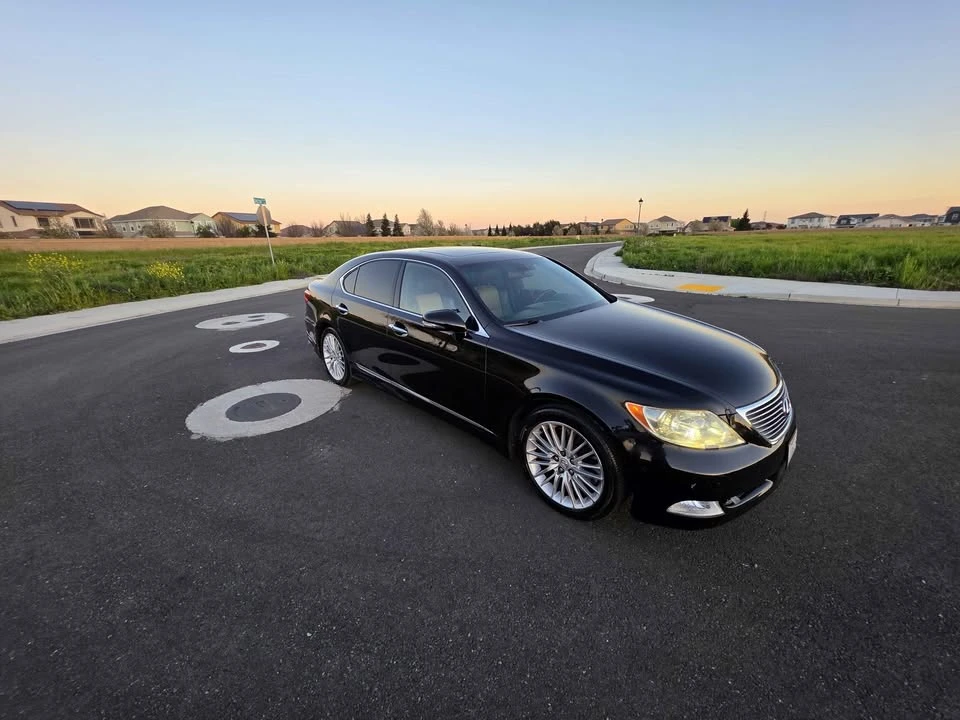 2012 Lexus LS 4th Gen - Image 4 of 14