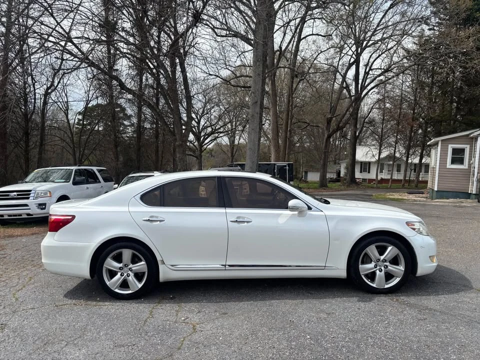 2012 Lexus LS 4th Gen - Image 5 of 20