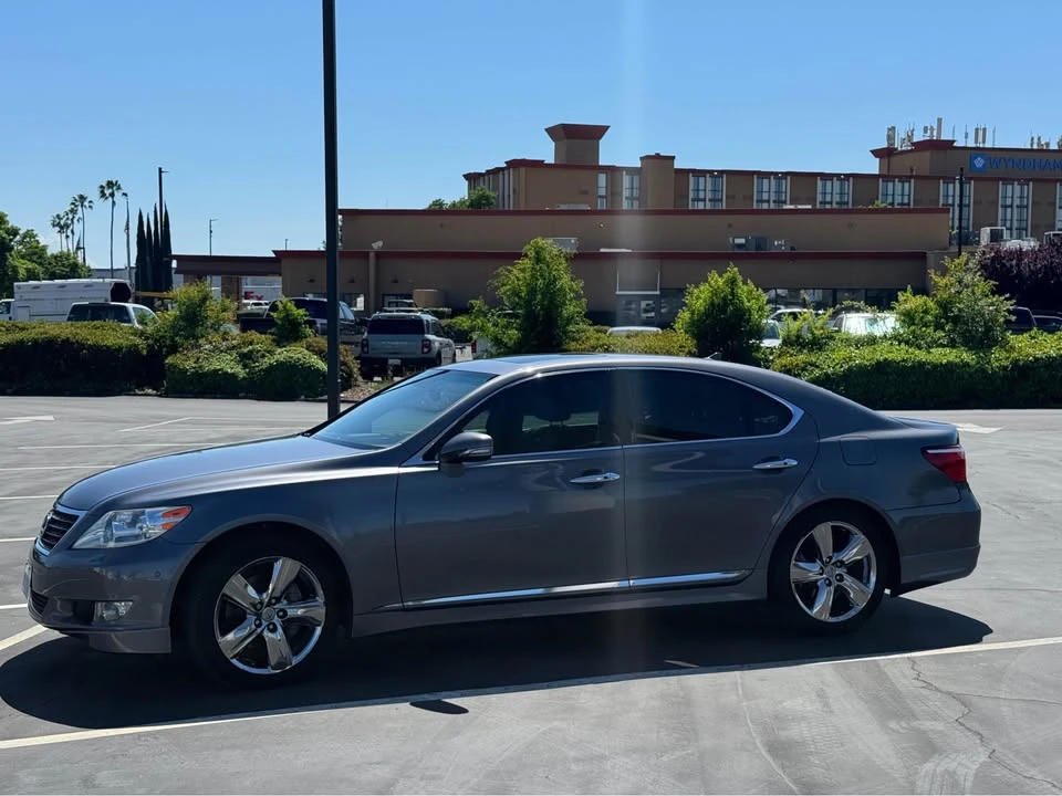 2012 Lexus LS 4th Gen - Image 3 of 12