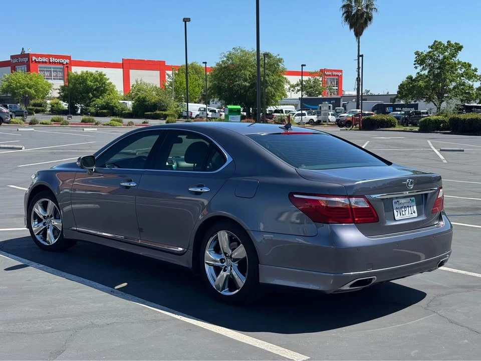 2012 Lexus LS 4th Gen - Image 4 of 12