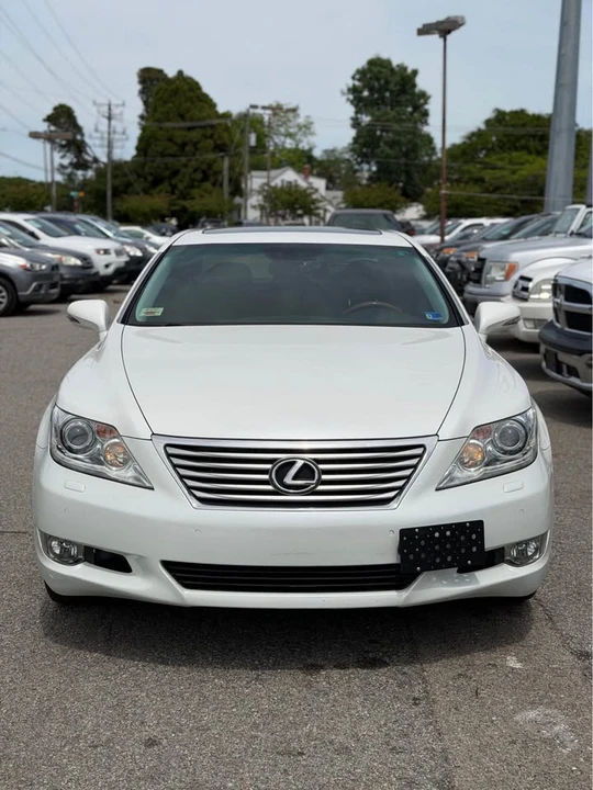 2012 Lexus LS 4th Gen - Image 15 of 20