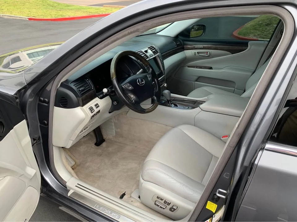 2012 Lexus LS 4th Gen - Image 8 of 17
