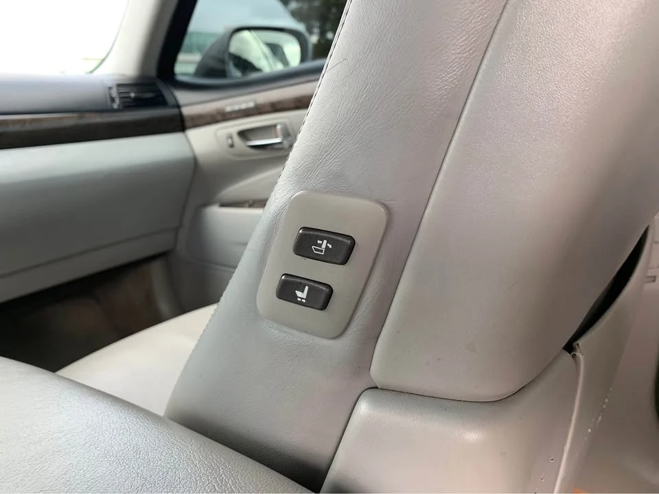 2012 Lexus LS 4th Gen - Image 14 of 17