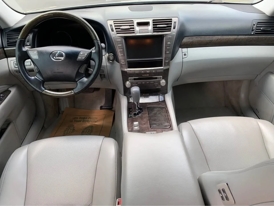 2012 Lexus LS 4th Gen - Image 10 of 17