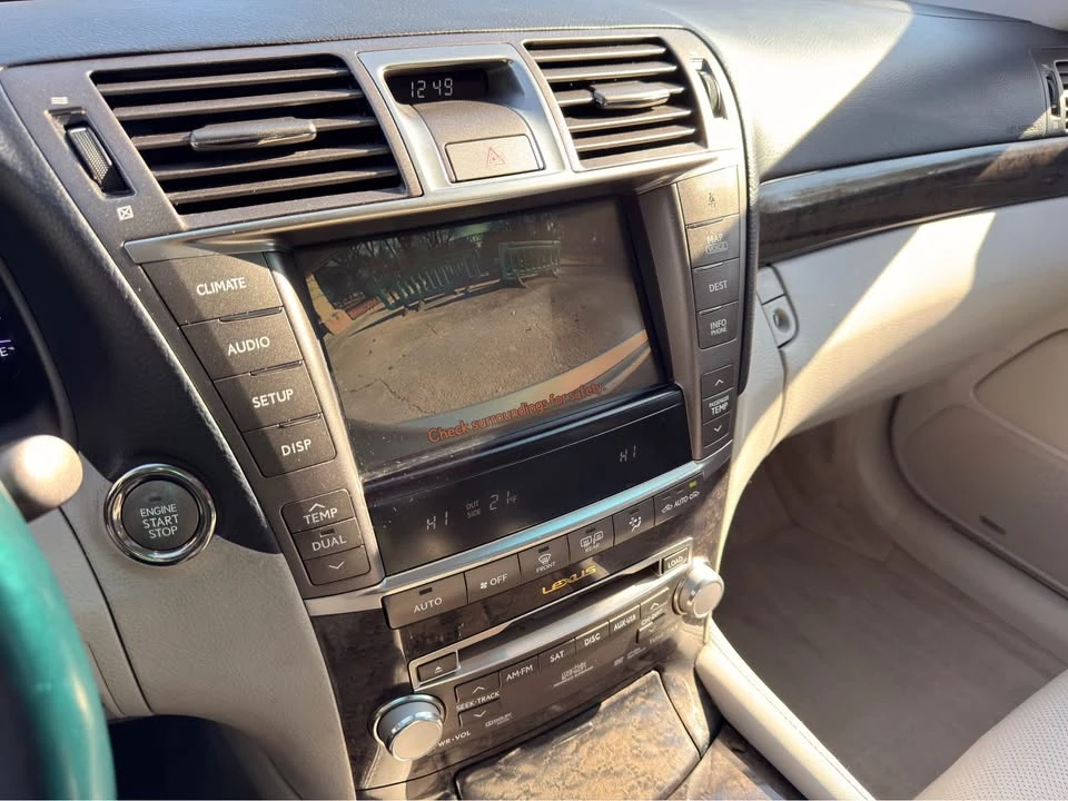 2012 Lexus LS 4th Gen - Image 17 of 19