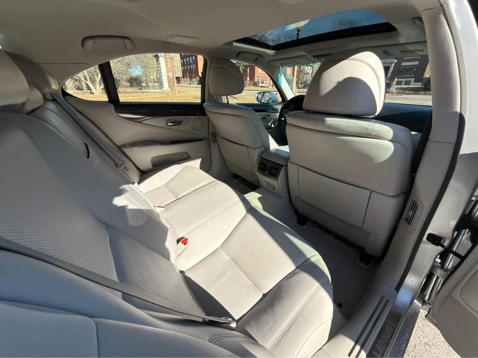 2012 Lexus LS 4th Gen - Image 13 of 19