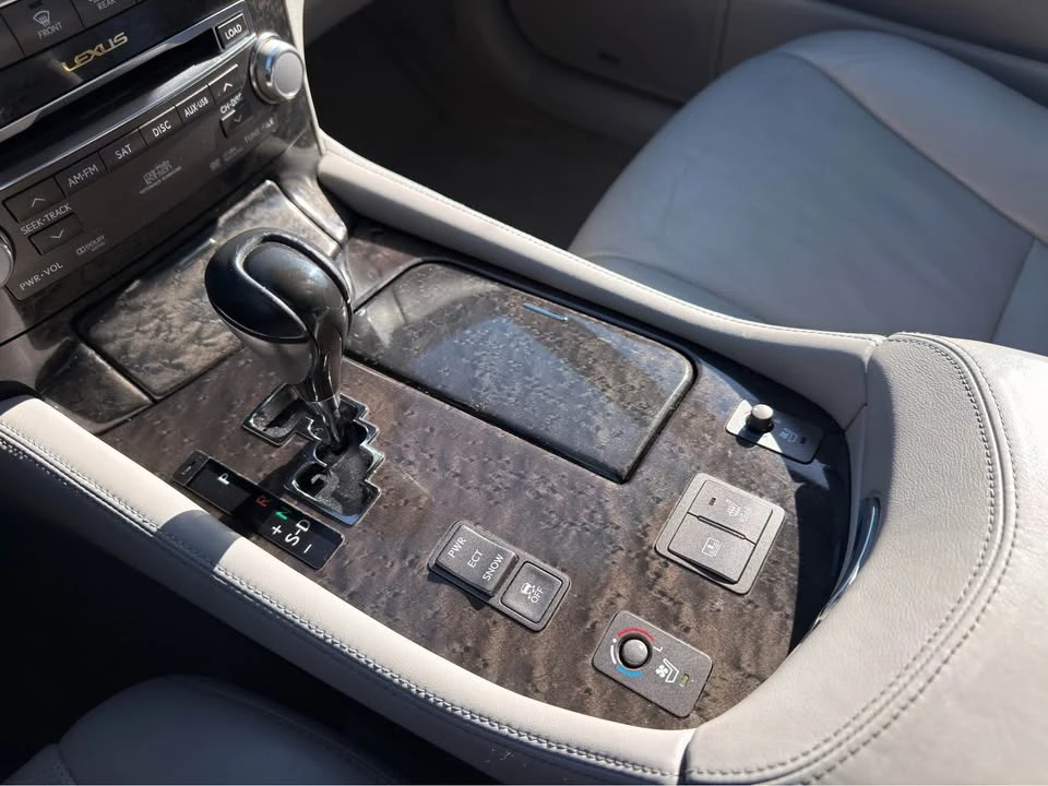 2012 Lexus LS 4th Gen - Image 18 of 19