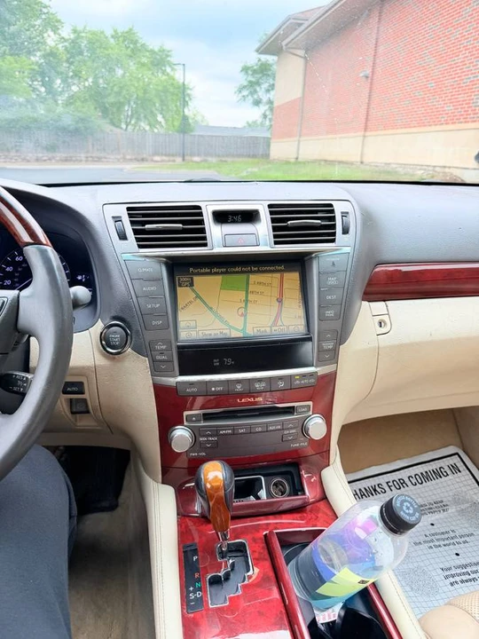 2012 Lexus LS 4th Gen - Image 12 of 19