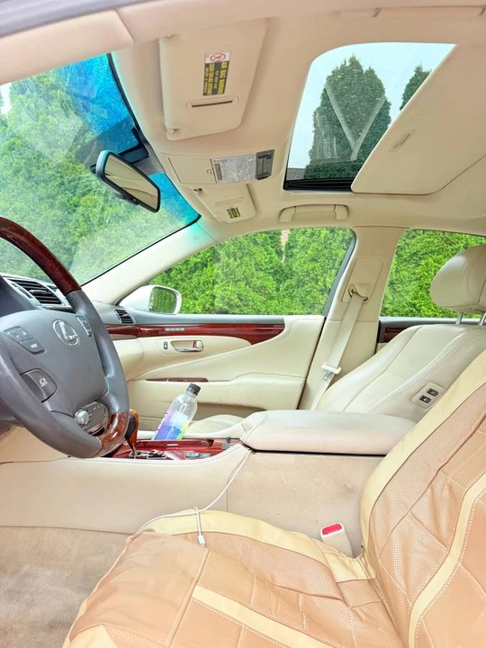 2012 Lexus LS 4th Gen - Image 7 of 19