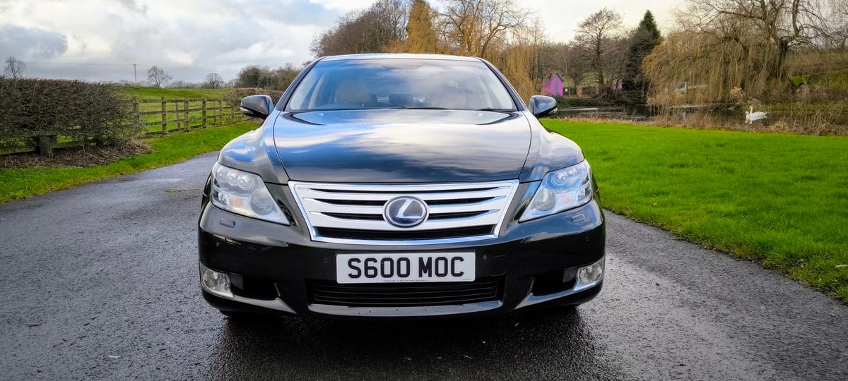 2012 Lexus LS 4th Gen - Image 10 of 30