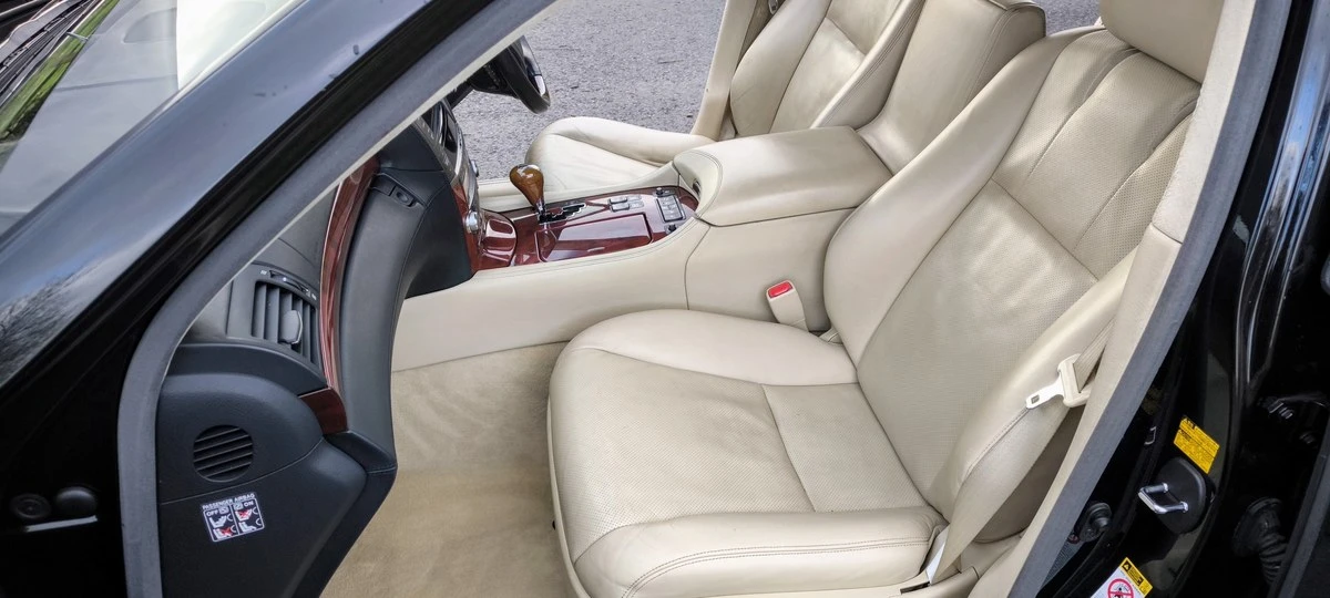 2012 Lexus LS 4th Gen - Image 29 of 30