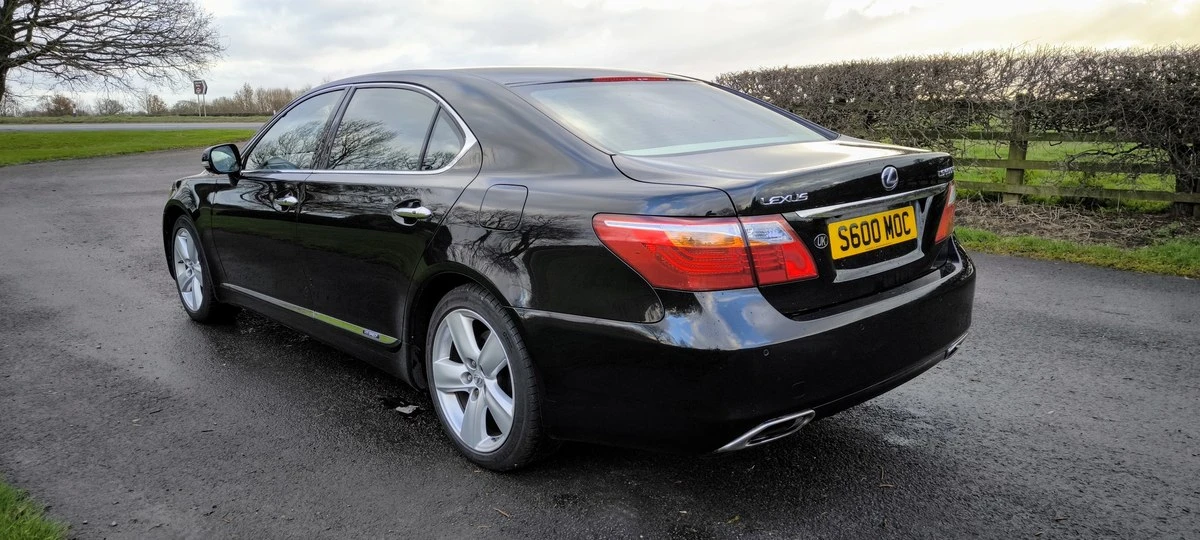 2012 Lexus LS 4th Gen - Image 13 of 30