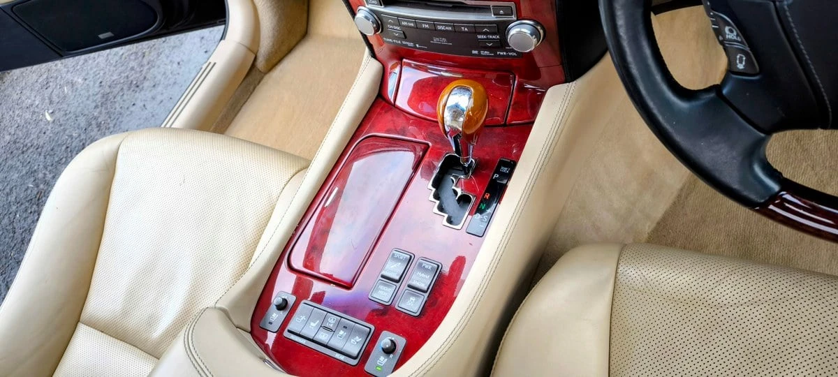2012 Lexus LS 4th Gen - Image 22 of 30