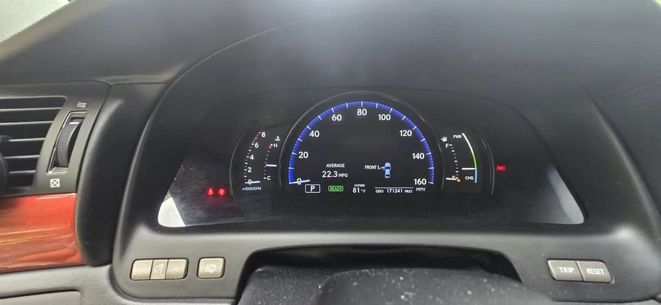 2012 Lexus LS 4th Gen - Image 17 of 20