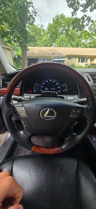 2012 Lexus LS 4th Gen - Image 16 of 20