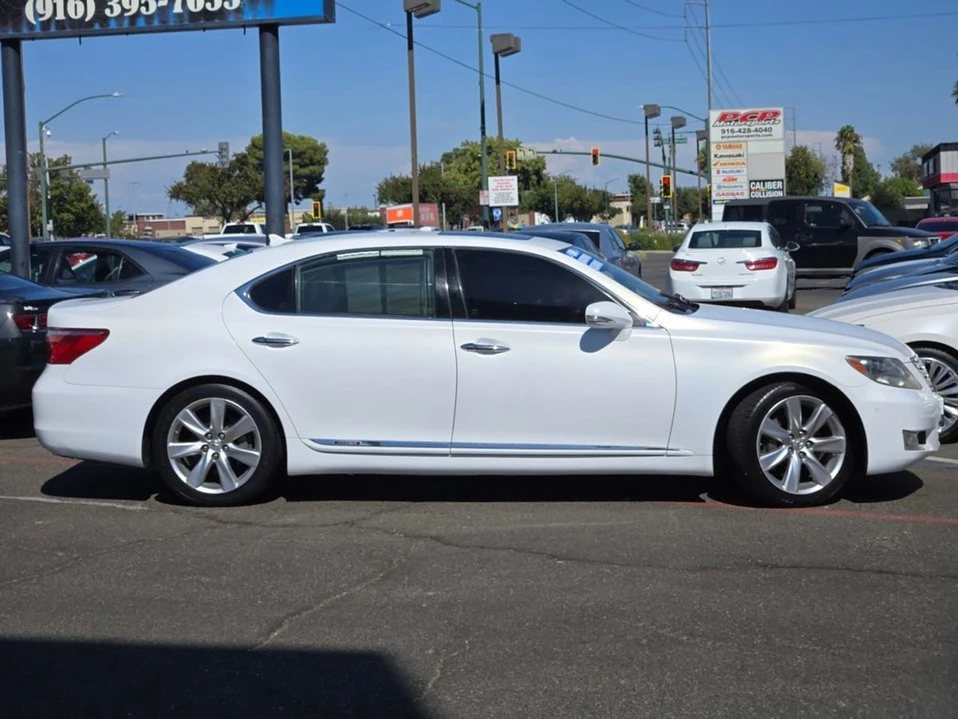 2012 Lexus LS 4th Gen - Image 4 of 17