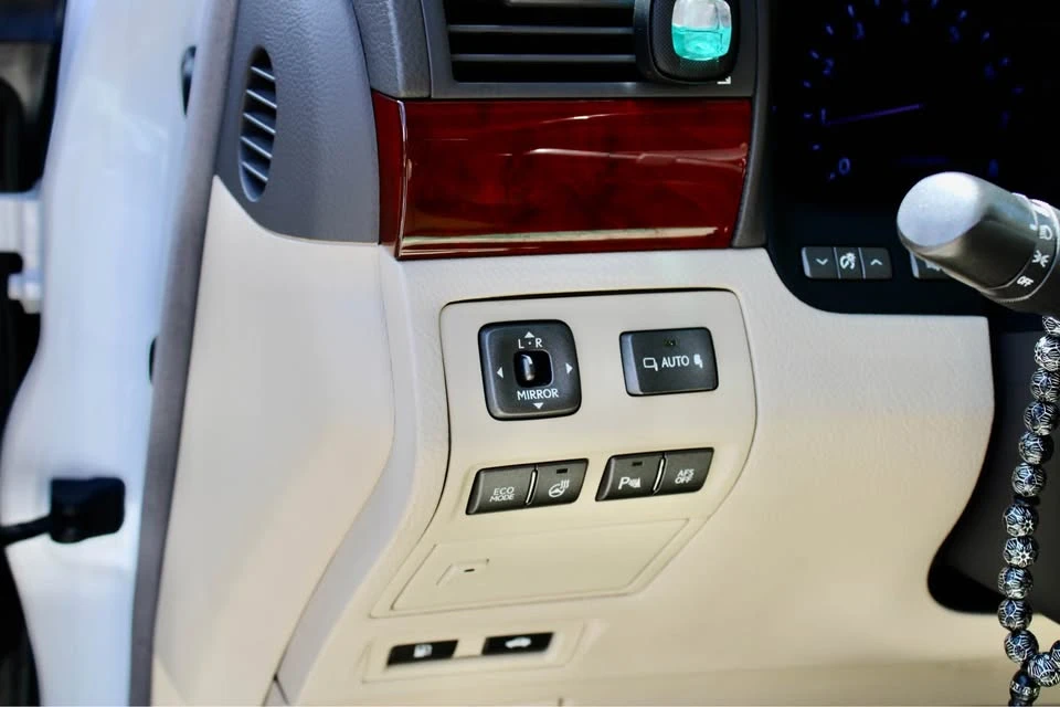 2012 Lexus LS 4th Gen - Image 19 of 20