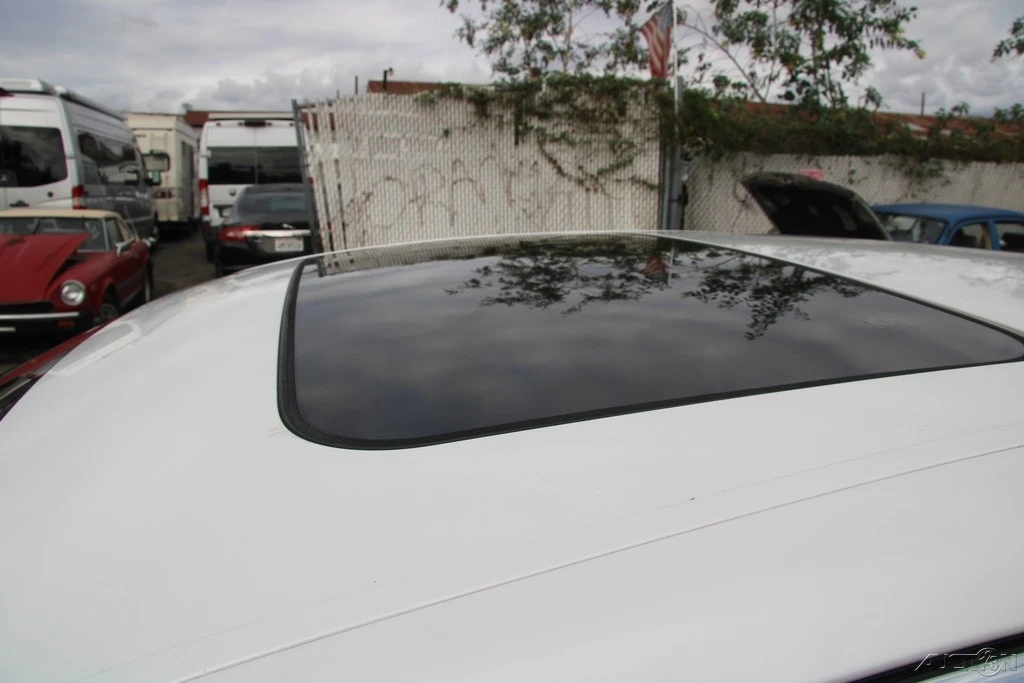 2012 Lexus LS 4th Gen - Image 10 of 21