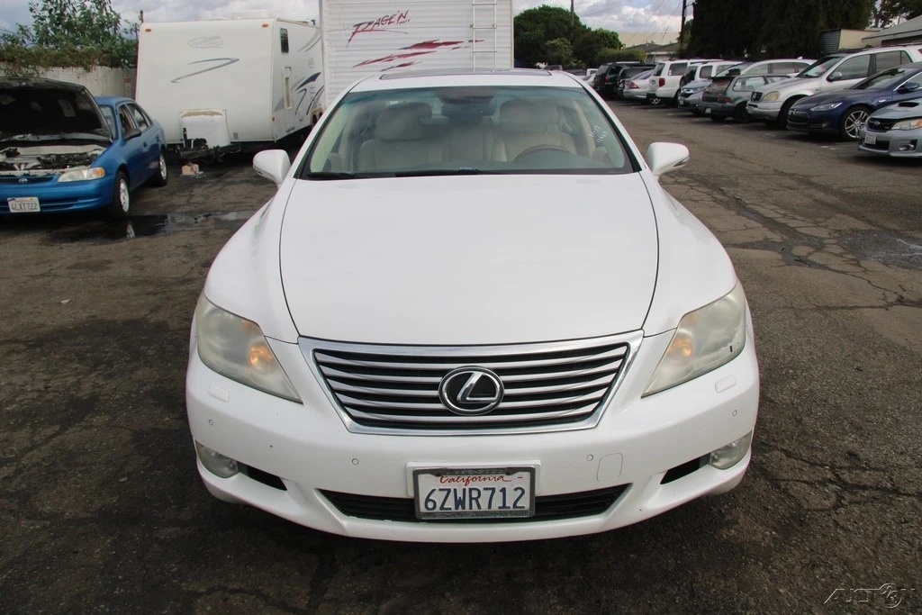 2012 Lexus LS 4th Gen - Image 9 of 21