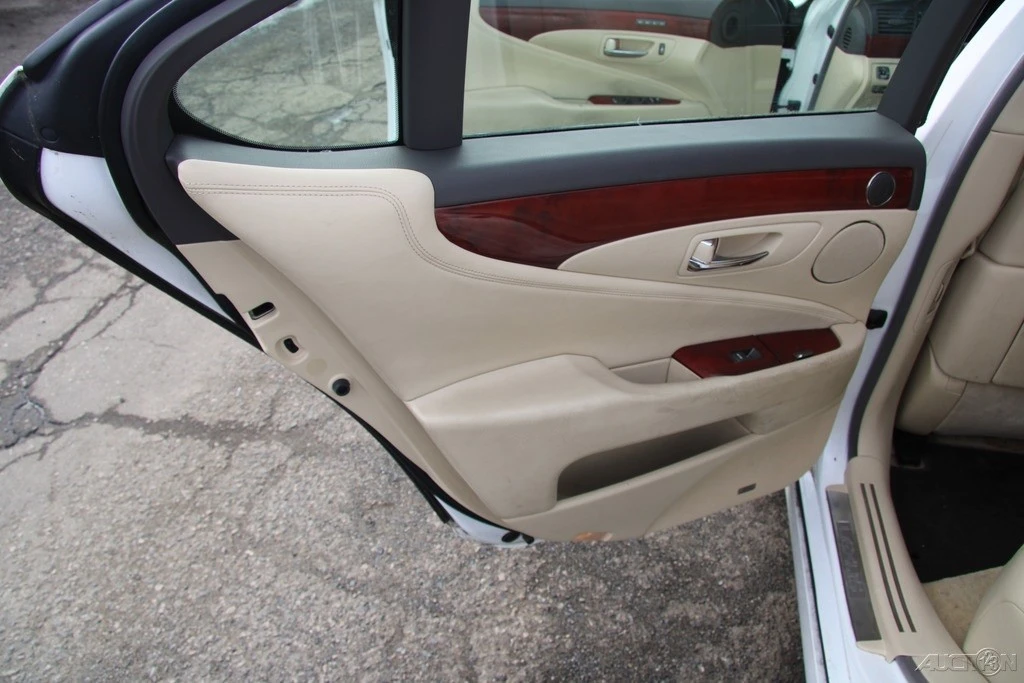 2012 Lexus LS 4th Gen - Image 19 of 21