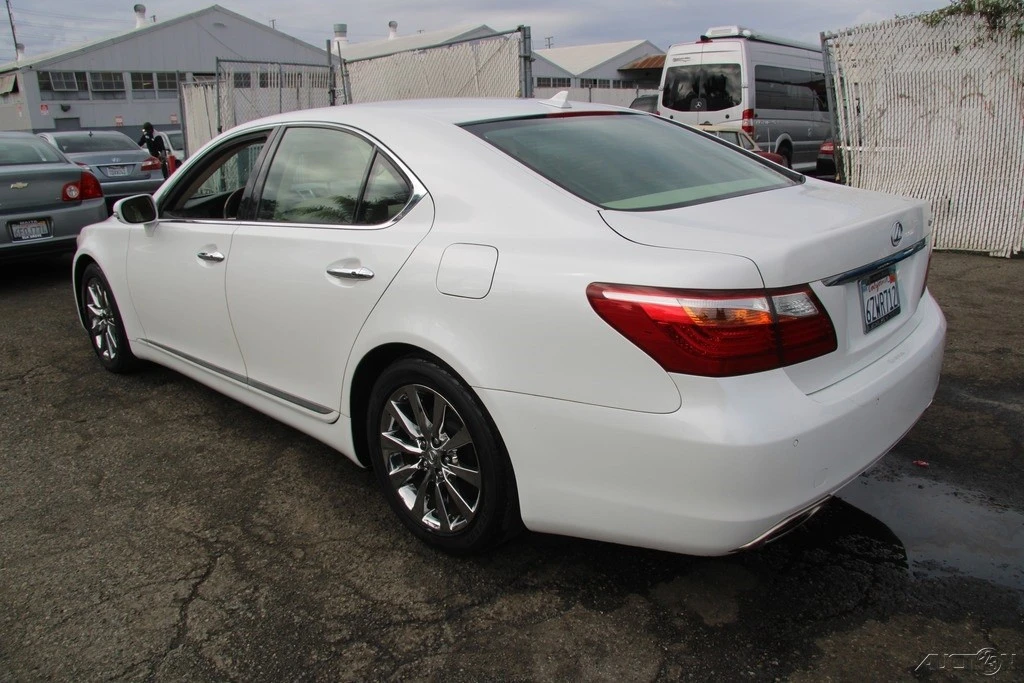2012 Lexus LS 4th Gen - Image 4 of 21