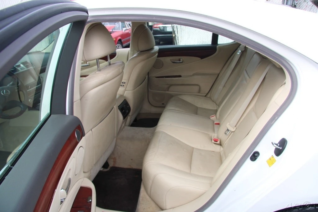 2012 Lexus LS 4th Gen - Image 20 of 21