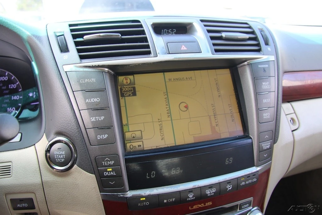 2012 Lexus LS 4th Gen - Image 19 of 21