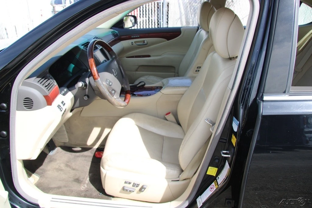 2012 Lexus LS 4th Gen - Image 15 of 21