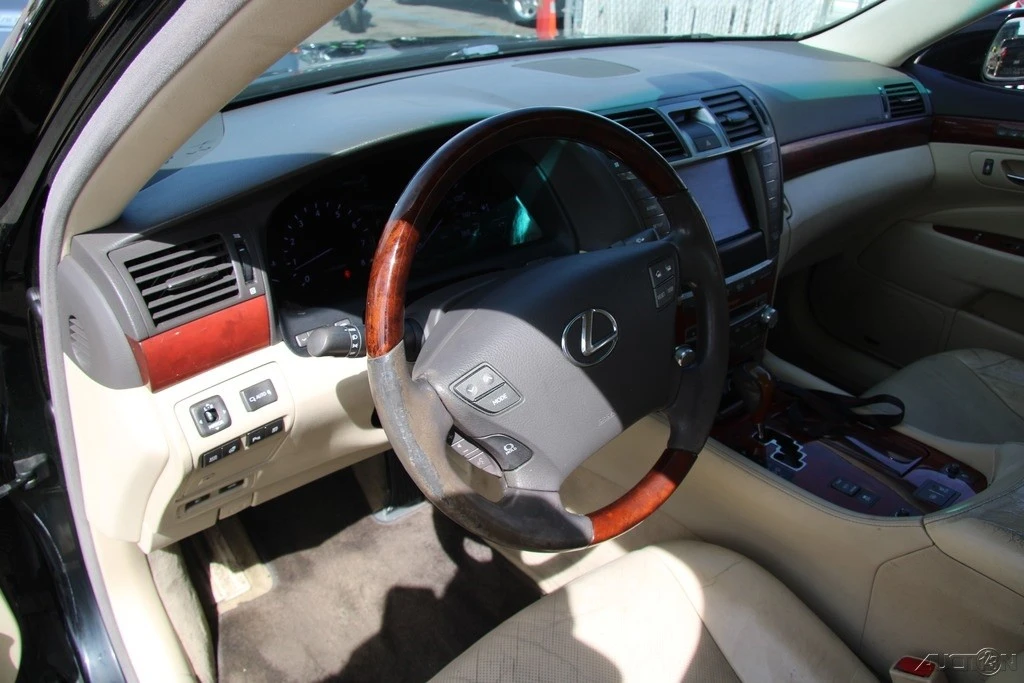 2012 Lexus LS 4th Gen - Image 16 of 21