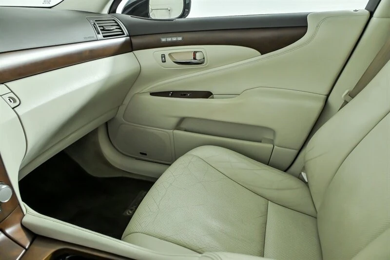 2012 Lexus LS 4th Gen - Image 30 of 30