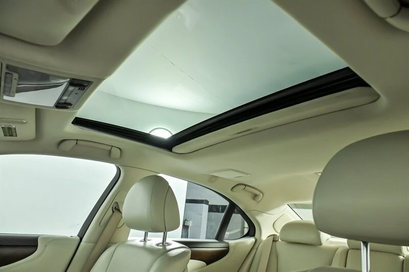 2012 Lexus LS 4th Gen - Image 17 of 30