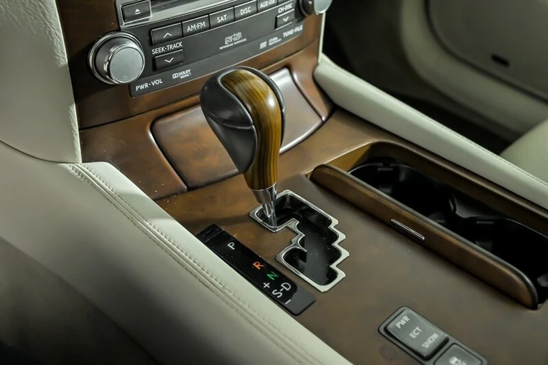 2012 Lexus LS 4th Gen - Image 28 of 30