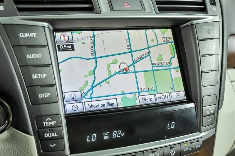 2012 Lexus LS 4th Gen - Image 25 of 30