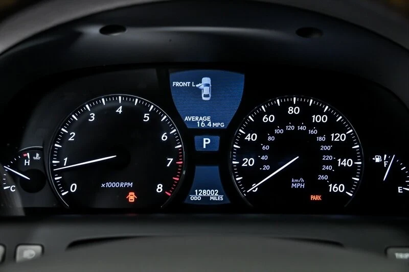 2012 Lexus LS 4th Gen - Image 21 of 30