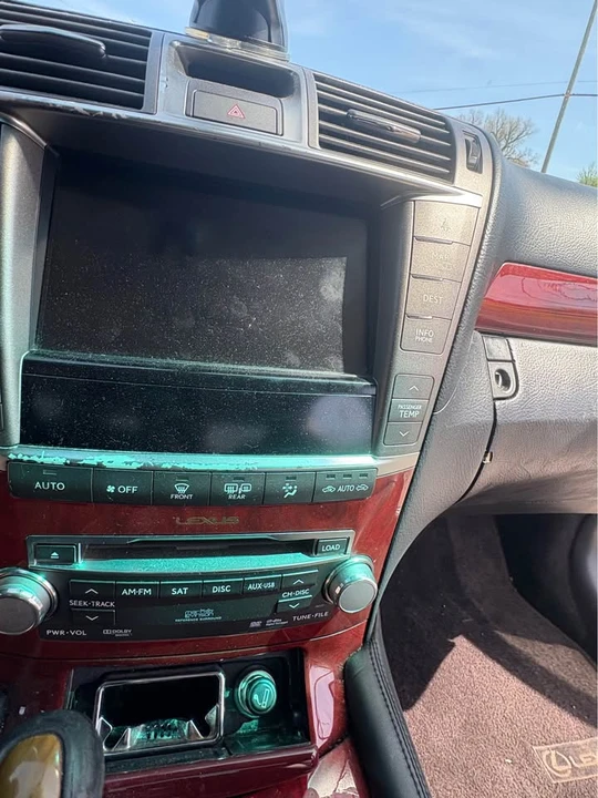 2012 Lexus LS 4th Gen - Image 11 of 15