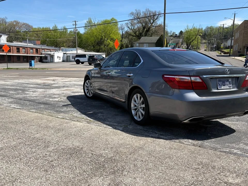 2012 Lexus LS 4th Gen - Image 4 of 15