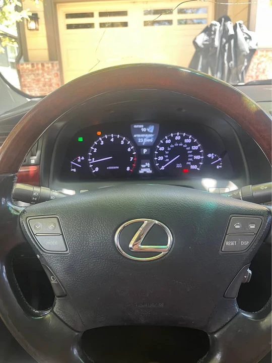 2012 Lexus LS 4th Gen - Image 5 of 16