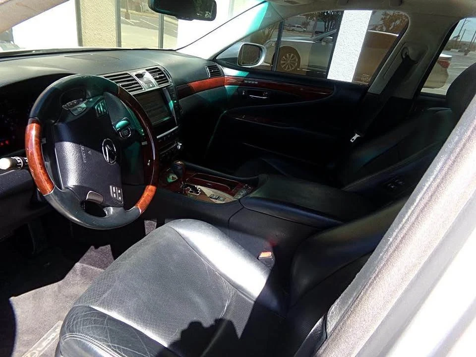 2012 Lexus LS 4th Gen - Image 7 of 9