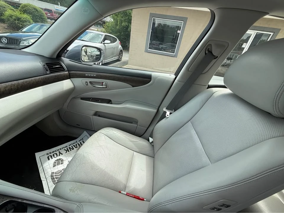 2012 Lexus LS 4th Gen - Image 9 of 19