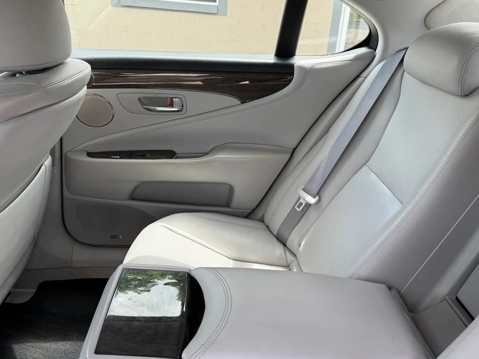 2012 Lexus LS 4th Gen - Image 4 of 19