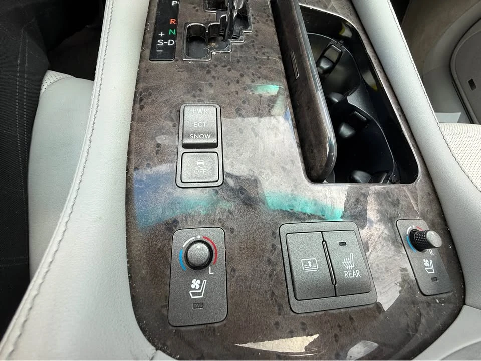 2012 Lexus LS 4th Gen - Image 11 of 19