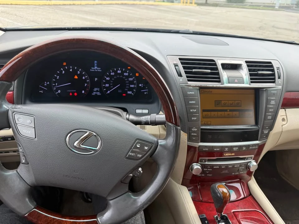 2012 Lexus LS 4th Gen - Image 12 of 20