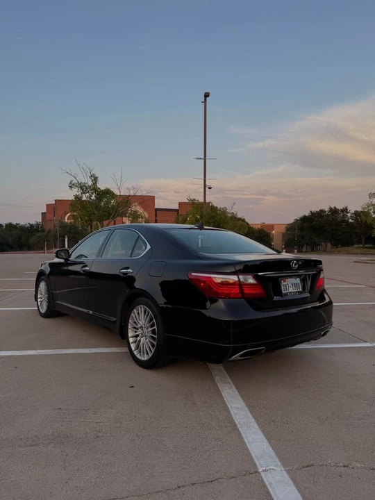 2012 Lexus LS 4th Gen - Image 2 of 20