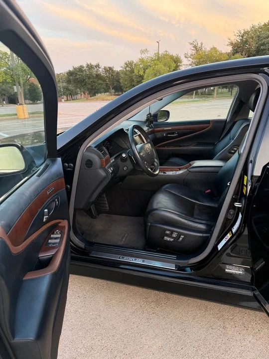 2012 Lexus LS 4th Gen - Image 10 of 20