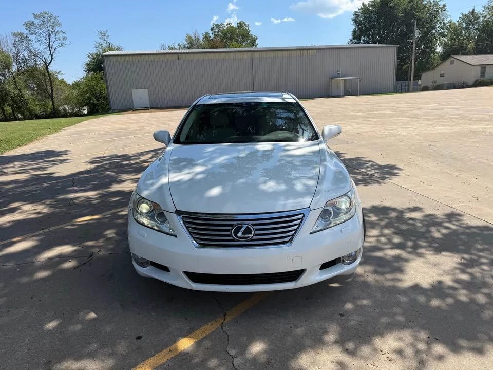 2012 Lexus LS 4th Gen - Image 5 of 9
