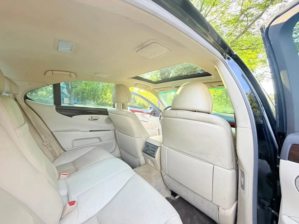 2012 Lexus LS 4th Gen - Image 15 of 20