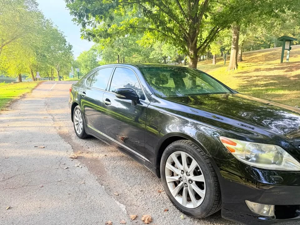 2012 Lexus LS 4th Gen - Image 5 of 20