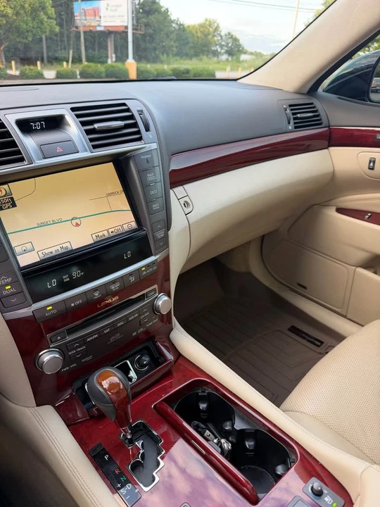 2012 Lexus LS 4th Gen - Image 18 of 20