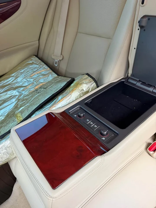 2012 Lexus LS 4th Gen - Image 17 of 20